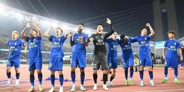 九游娱乐官方平台-包含队内金靴出现受伤，球队前景蒙上阴影的词条